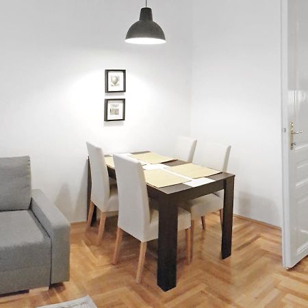 Luxury New Apartment With Gallery At Dob Street Nearby Gozsdu Court Budapeste Exterior foto