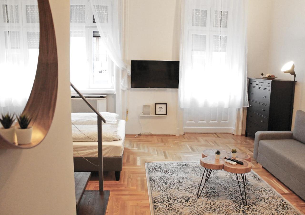 Luxury New Apartment With Gallery At Dob Street Nearby Gozsdu Court Budapeste Exterior foto