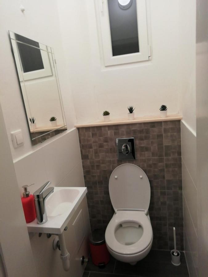 Luxury New Apartment With Gallery At Dob Street Nearby Gozsdu Court Budapeste Exterior foto